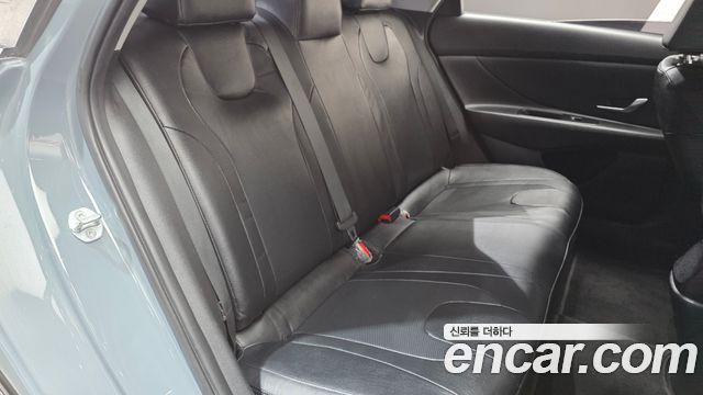 Hyundai AVANTE 2022 — photo 12