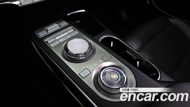 Genesis GV70 2022 — photo 9