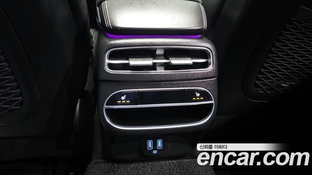 Genesis GV70 2022 — photo 18