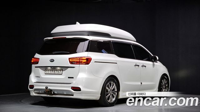 Kia Canival 2019 — photo 2