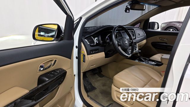 Kia Canival 2019 — photo 10