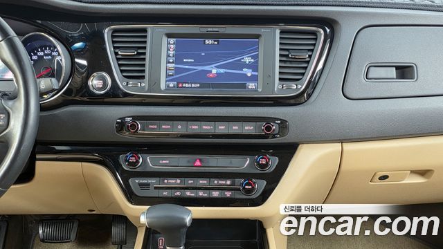 Kia Canival 2019 — photo 14