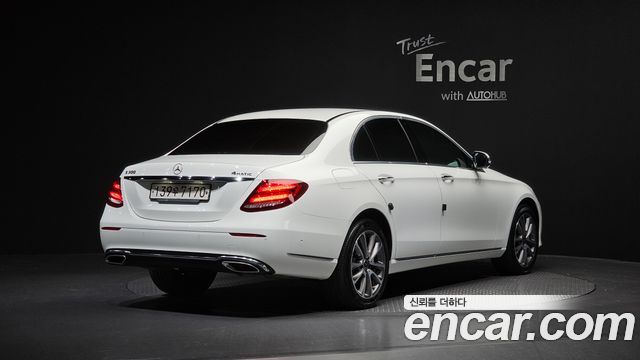 Mercedes-Benz E-Class 2020 — photo 2