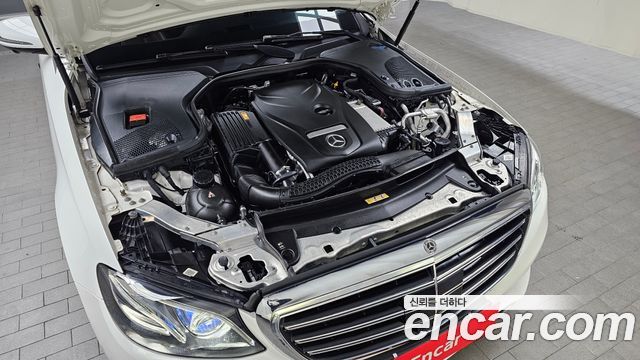 Mercedes-Benz E-Class 2020 — photo 6