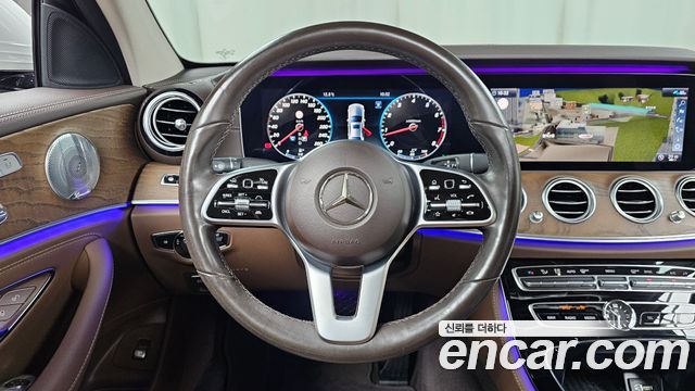 Mercedes-Benz E-Class 2020 — photo 13