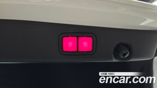 Mercedes-Benz E-Class 2020 — photo 20
