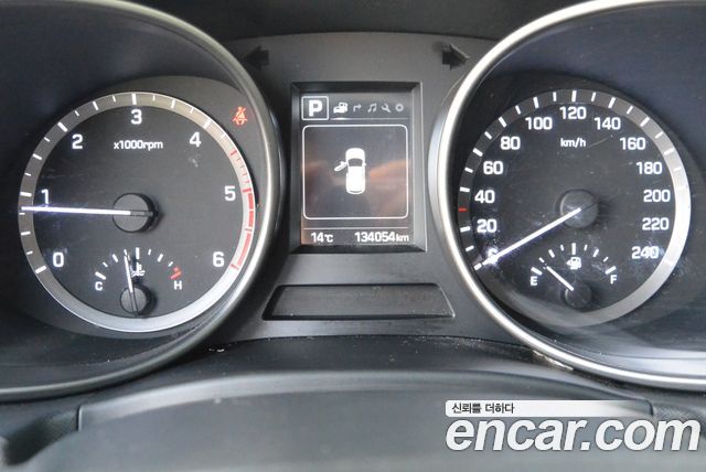 Hyundai Santafe 2016 — photo 8