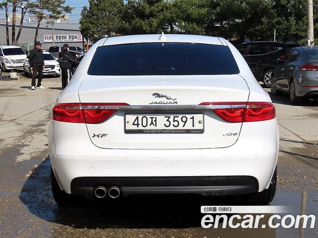 Jaguar XF 2018 — photo 4