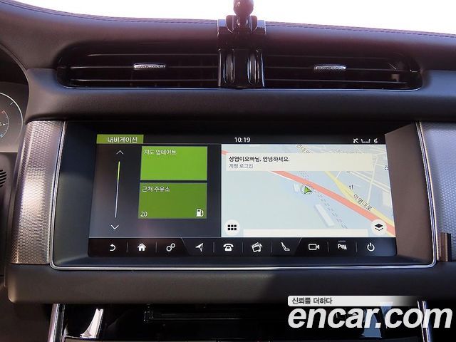 Jaguar XF 2018 — photo 14