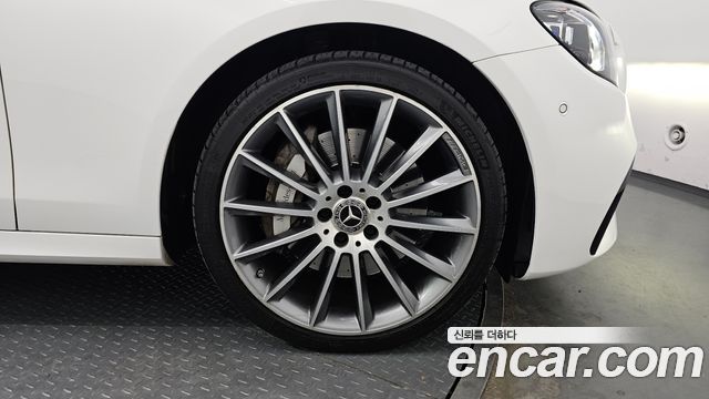 Mercedes-Benz E-Class 2021 — photo 5