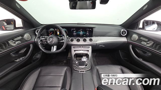 Mercedes-Benz E-Class 2021 — photo 7