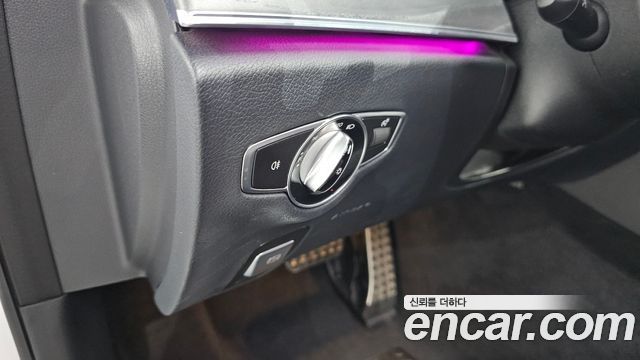 Mercedes-Benz E-Class 2021 — photo 16