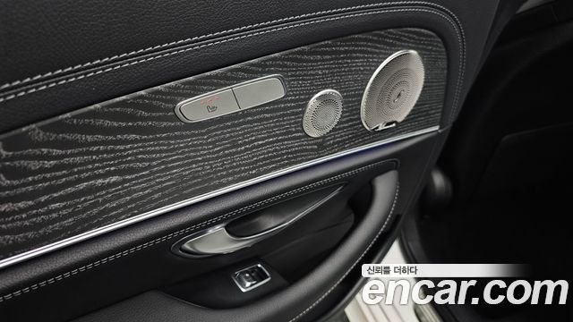 Mercedes-Benz E-Class 2021 — photo 18