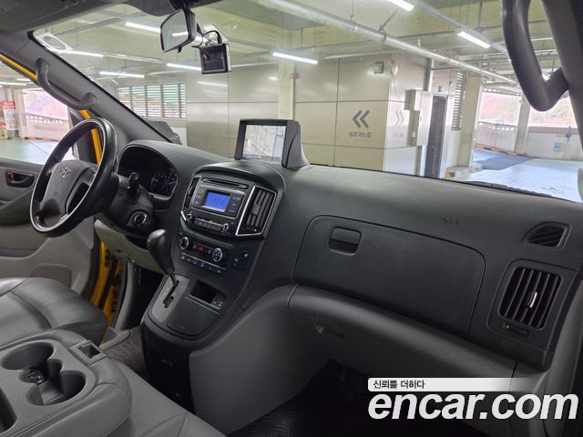 Hyundai Starex 2018 — photo 11