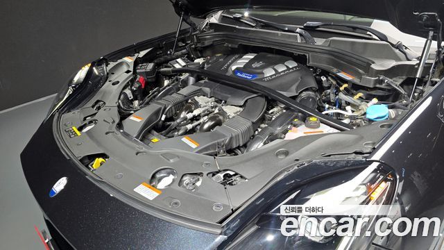 Maserati Grecale 2023 — photo 6