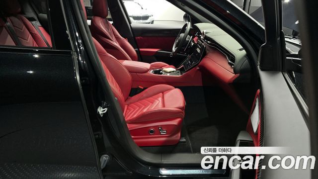 Maserati Grecale 2023 — photo 11