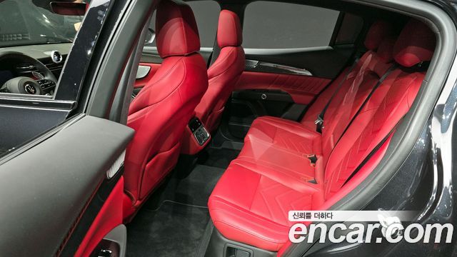 Maserati Grecale 2023 — photo 12