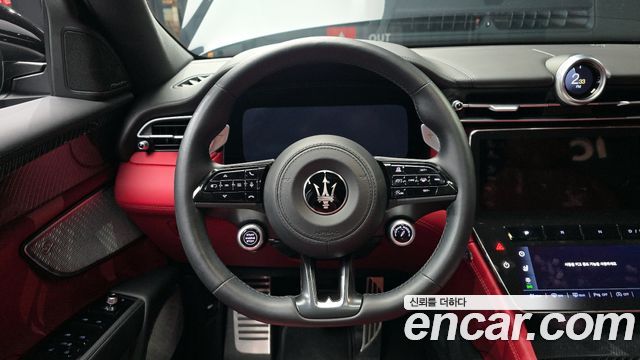 Maserati Grecale 2023 — photo 13