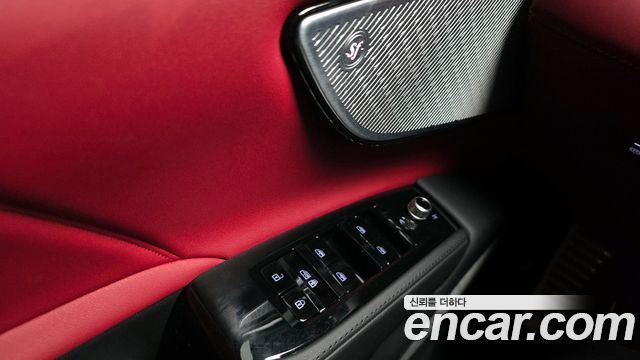 Maserati Grecale 2023 — photo 18