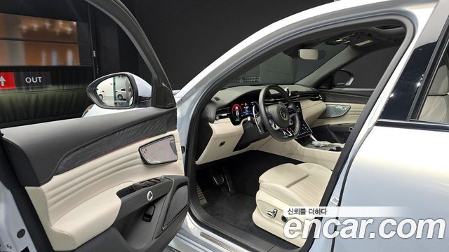 Maserati Grecale 2023 — photo 10