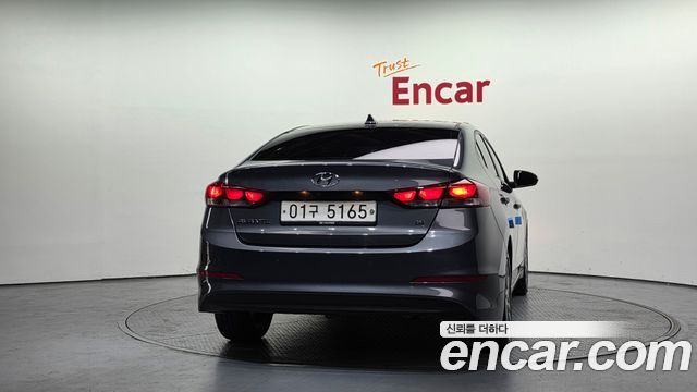 Hyundai AVANTE 2018 — photo 4