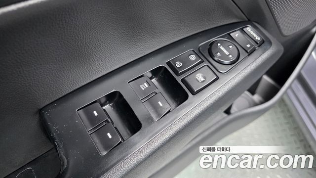 Hyundai AVANTE 2018 — photo 12