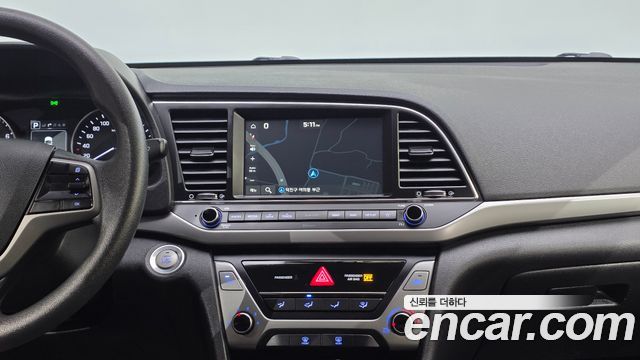 Hyundai AVANTE 2018 — photo 16