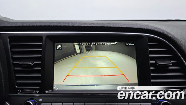 Hyundai AVANTE 2018 — photo 17