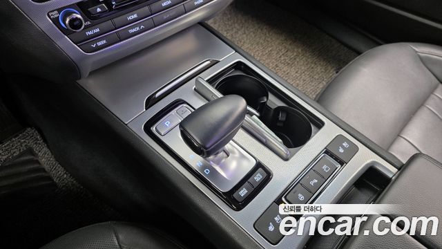 Genesis G80 2018 — photo 9