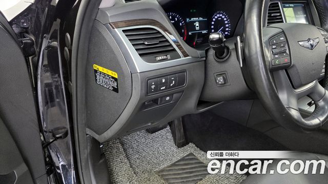 Genesis G80 2018 — photo 17