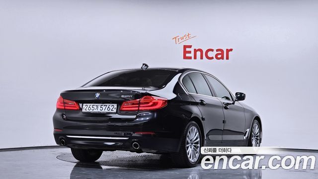 BMW 5-Series 2020 — photo 2