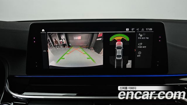BMW 5-Series 2020 — photo 15