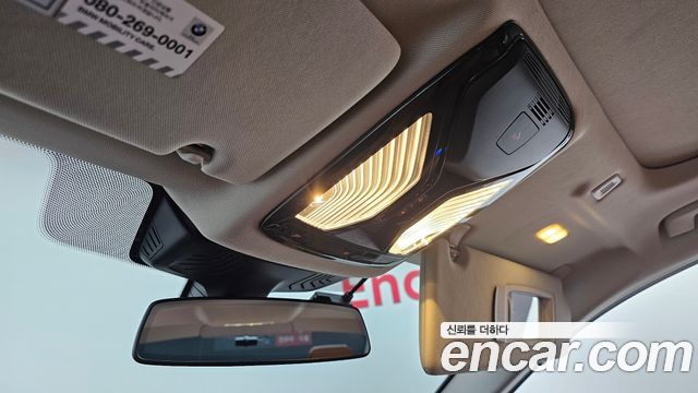 BMW 5-Series 2020 — photo 16