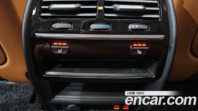 BMW 5-Series 2020 — photo 18