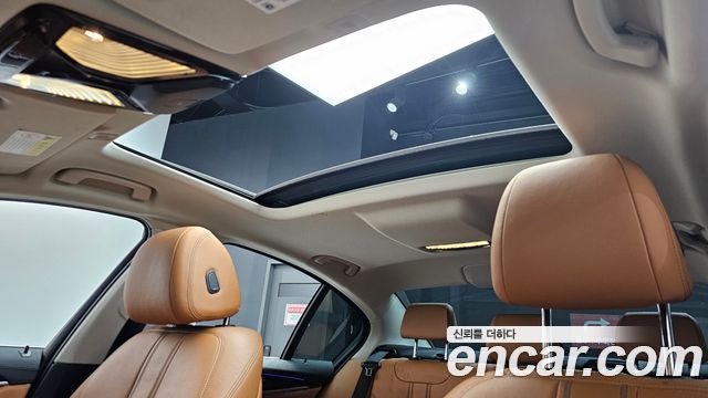 BMW 5-Series 2020 — photo 19