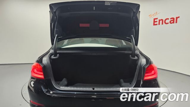 BMW 5-Series 2020 — photo 20