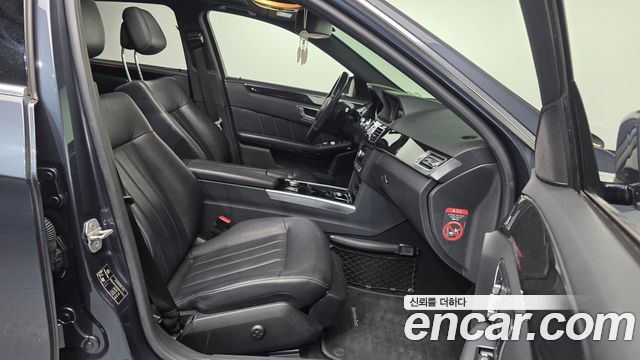 Mercedes-Benz E-Class 2015 — photo 10