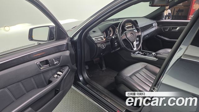 Mercedes-Benz E-Class 2015 — photo 11