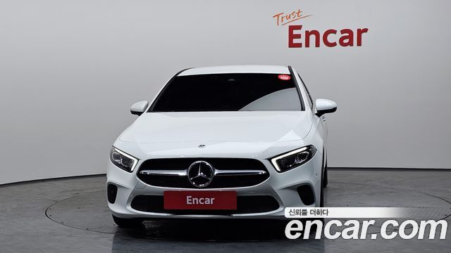 Mercedes-Benz A-Class 2023 — photo 3