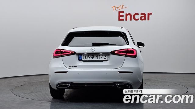 Mercedes-Benz A-Class 2023 — photo 4