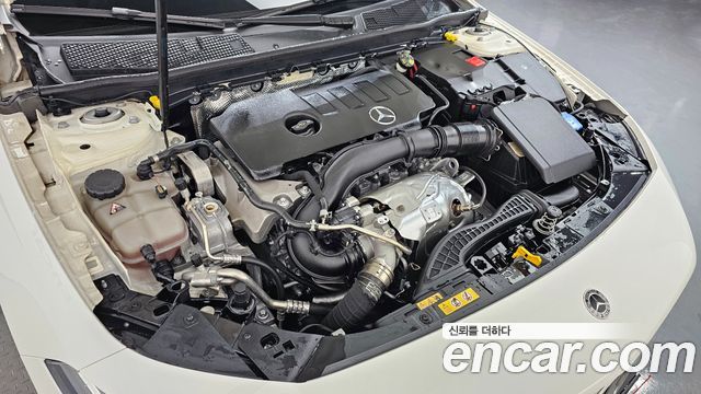 Mercedes-Benz A-Class 2023 — photo 6