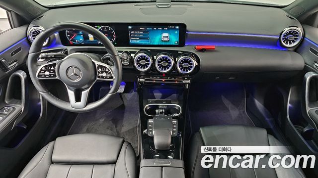 Mercedes-Benz A-Class 2023 — photo 7