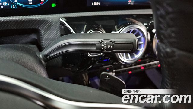 Mercedes-Benz A-Class 2023 — photo 9