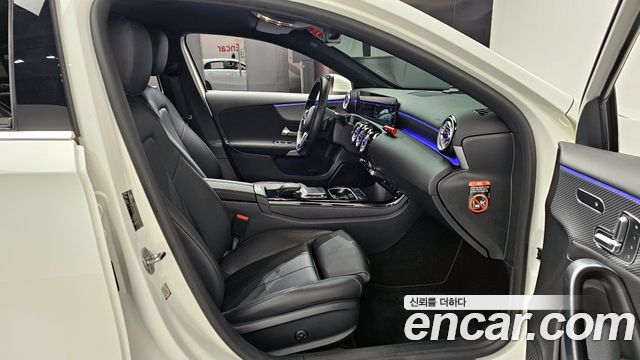 Mercedes-Benz A-Class 2023 — photo 10