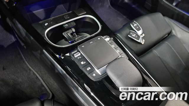 Mercedes-Benz A-Class 2023 — photo 18