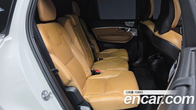 Volvo XC90 2022 — photo 12