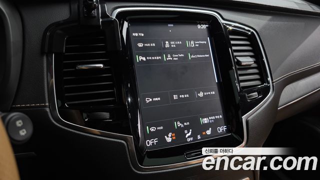 Volvo XC90 2022 — photo 16