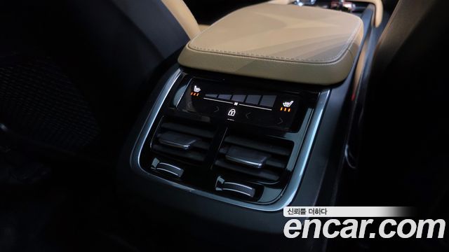 Volvo XC90 2022 — photo 19