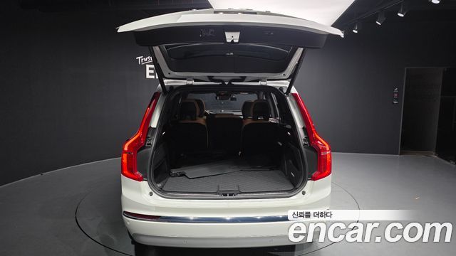 Volvo XC90 2022 — photo 20