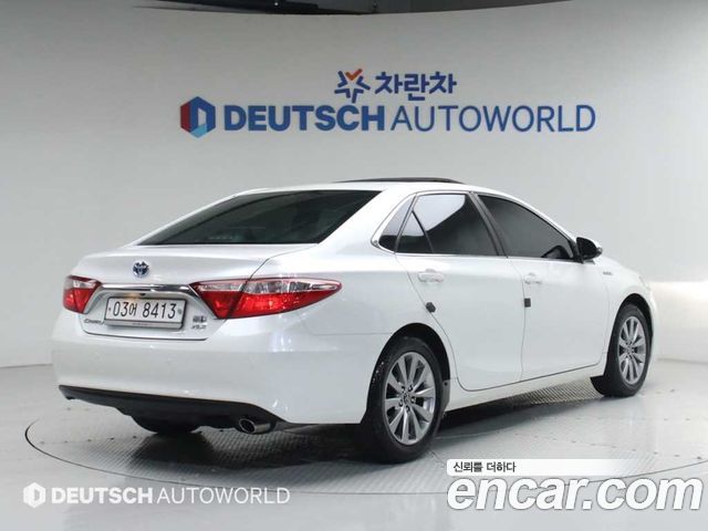 Toyota Camry 2017 — photo 2